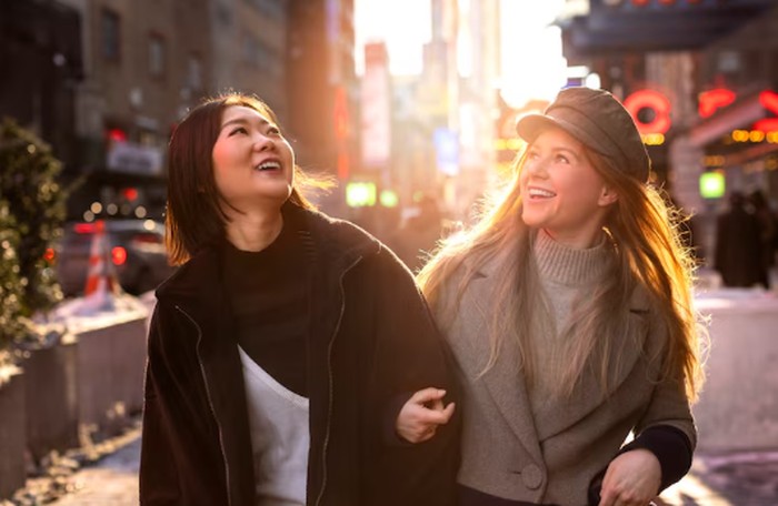 Tanggal lahir 24 sering dikaitkan dengan kemampuan menciptakan hubungan yang hangat dan harmonis. Mereka memiliki aura yang membuat orang lain merasa diterima./ Foto: magnific.com