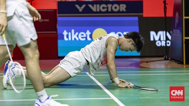 Raymond Indra/Nikolaus Joaquin saat memenangkan laga semifinal Indonesia Open 2026. (CNN Indonesia/Adi Ibrahim)