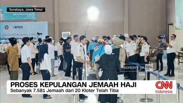 VIDEO: Ribuan Jemaah Haji Tiba Melalui Debarkasi Surabaya