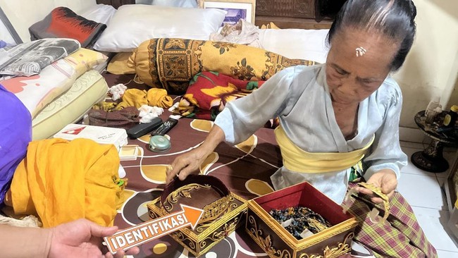 Tiga rumah pendeta Hindu yang berlokasi di Banjar Dinas Triwangsa, Desa Budakeling, Kecamatan Bebandem, Kabupaten Karangasem, Bali, diduga dibobol maling.
