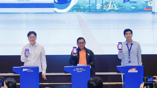 Gubernur DKI Jakarta Pramono Anung didampingi Presiden Direktur Astra Rudy