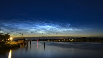 Apa Itu Awan Bercahaya Noctilucent yang Muncul pada Awal Jun