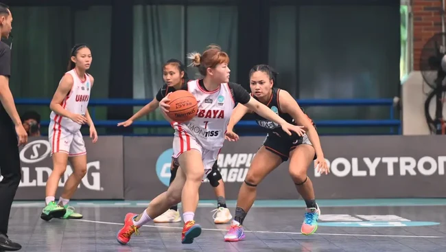 Ubaya kalahkan UKSW di Basketball Campus League The Nationals Season 1.