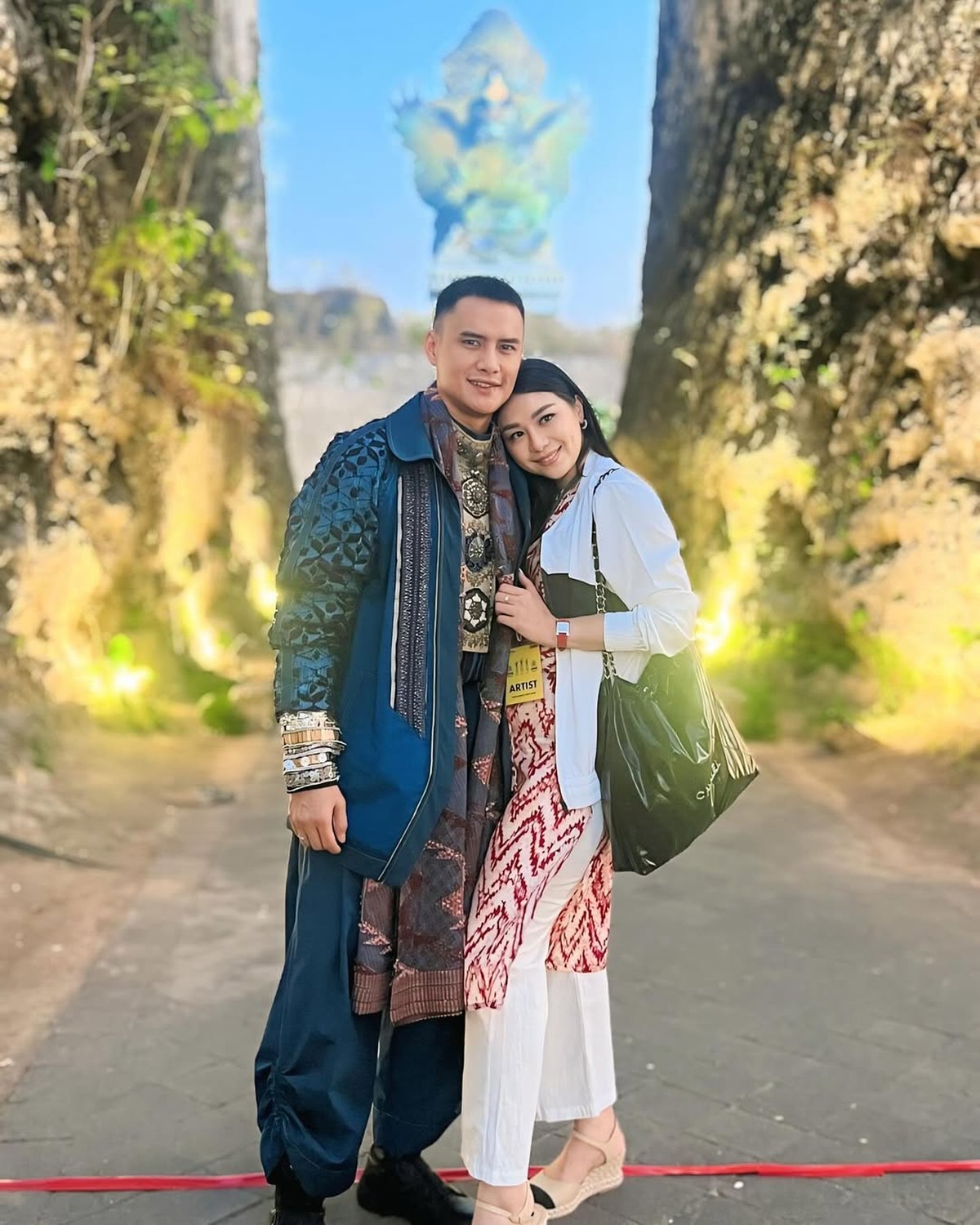 Choky Sitohang dan Istri