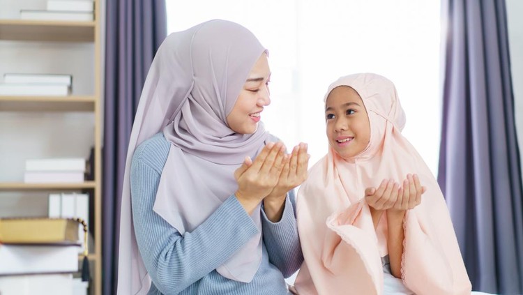 Doa agar Anak Cerdas&comma; Pintar Akademik&comma; dan Berakhlak Baik