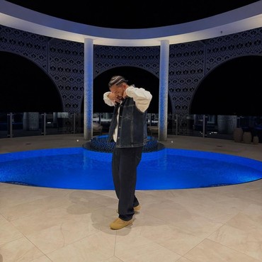 Lirik Lagu 2 Hard 4 The Radio - Drake