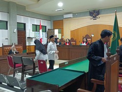 Korupsi Mukena-Sarung, 2 Eks Kabid Dinsos Lombok Barat Dituntut 1 Tahun Bui