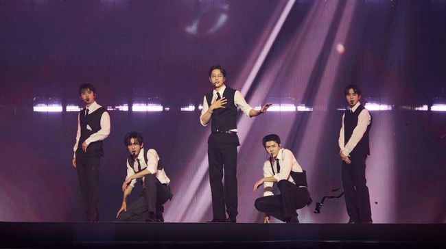 EXO PLANET #6 - EXhOrizon
