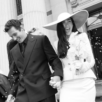 Gaun Pengantin Dua Lipa Makin Sensasional di Pesta Pernikahan di Italia