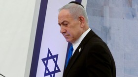 Israeli Prime Minister Benjamin Netanyahu attends the annual ceremony on the eve of Israel's Remembrance Day for fallen soldiers (Yom HaZikaron) at the Yad LaBanim Memorial in Jerusalem on April 20, 2026. (Photo by Marc Israel SELLEM / POOL / AFP)