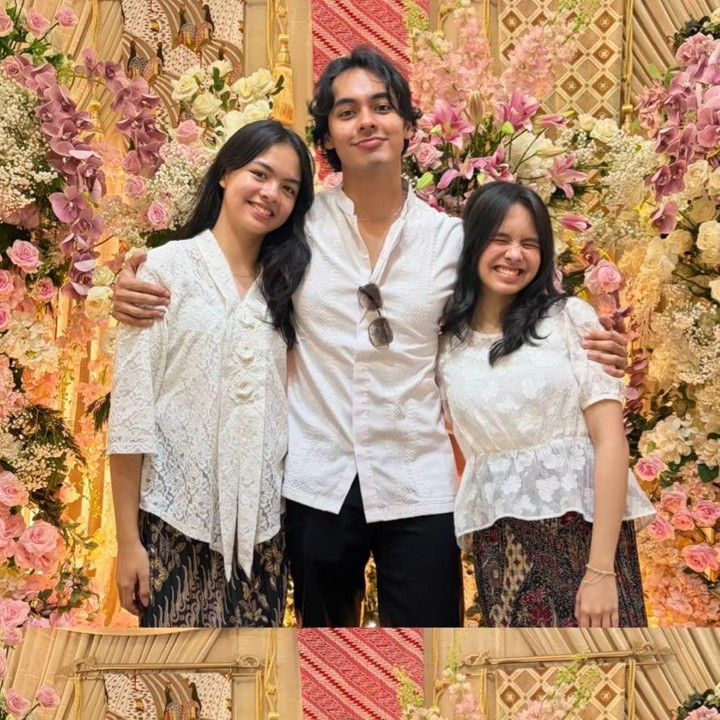 <p>Momen pernikahan Karnisya ini turut dihadiri oleh Fattah Syach, yang merupakan sepupu dari Karnisya sekaligus seorang aktor. Putra Attar Syach dan Ananda Fatturahman tersebut hadir bersama kedua adik perempuannya, yaitu Zalfa Ananta dan Najma Clara. (Foto: Instagram @fattsyach)</p>