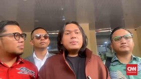 Keanu Angelo (27), membantah menerima uang atau diendorse Hanania Group usai diperiksa penyidik Direktorat Reserse Kriminal Umum Polda Metro Jaya.