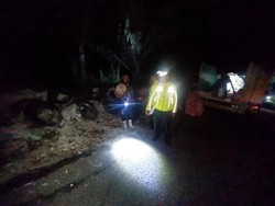 Tanjakan Panganten Garut Makan Korban, Truk Beras Jatuh ke Jurang