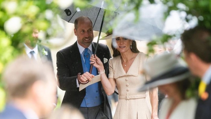 Gaya Kate Middleton dan Pangeran William di Pernikahan Peter Phillips, Elegan dan Berkelas