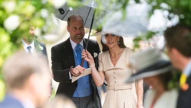 Gaya Kate Middleton dan Pangeran William di Pernikahan Peter Phillips