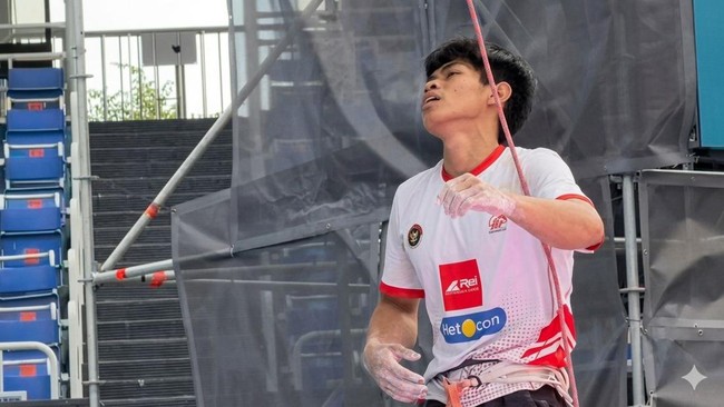 Putra Tri Ramadani alias Srondeng juara lead putra World Climbng Series 2026 Praha.