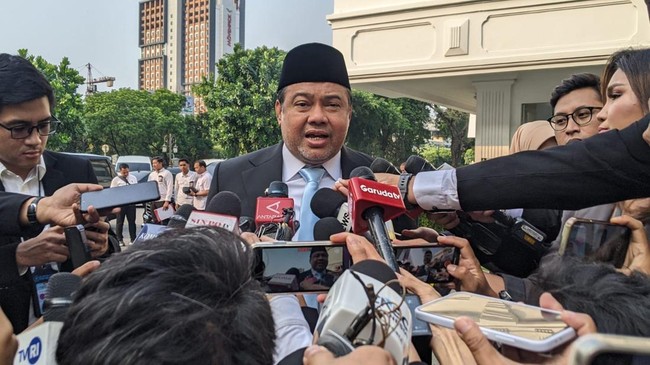 Prabowo resmi melantik Said Iqbal menjadi Penasihat Khusus Presiden Ketenagakerjaaan dan Kesejahteraan Buruh, Senin (8/6) sore.