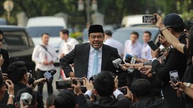 Said Iqbal saat menyampaikan keterangan kepada media saat tiba di Istana Negara, Jakarta, Senin (8/6/2026). (CNBC Indonesia/Muhammad Sabki)