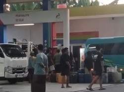 Viral SPBU di Bojonegoro Utamakan Pembeli BBM Bawa Jeriken
