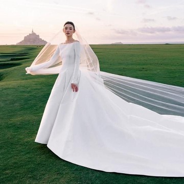 Supermodel Ming Xi Menikah di Biara Ikonis Prancis, Intip Detail Pernikahan Bak Putri Kerajaan