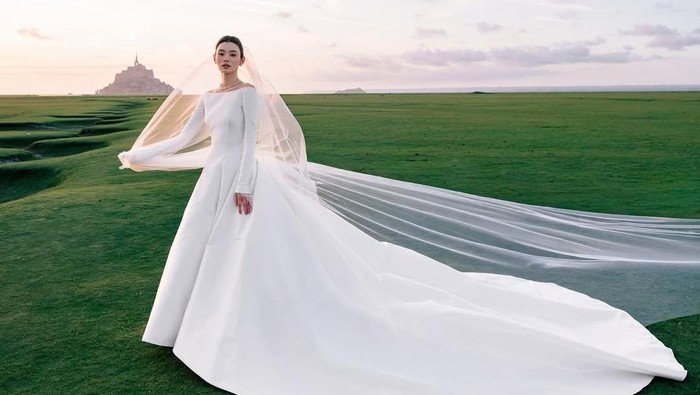 Supermodel Ming Xi Menikah di Biara Ikonis Prancis, Intip Detail Pernikahan Bak Putri Kerajaan