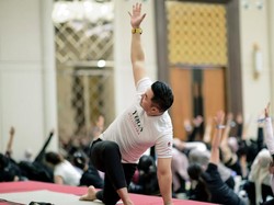 Pesona Beda Anjasmara Banting Setir Jadi Instruktur Yoga Ajarkan Gerakan Lembut