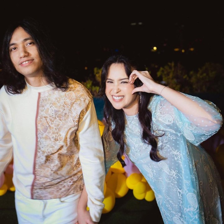<p>Usai resmi menikah, Ayushita dan sang suami pun kerap mengunggah momen kebersamaan mereka, tak terkecuali di hari-hari spesial. Salah satunya adalah saat merayakan ulang tahun.&nbsp;(Foto: Instagram @geraldsitumorang/@ayushita)</p>
