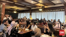 Dinner with stranger dari Mutual Friends di Jakarta pada Sabtu (9/5),