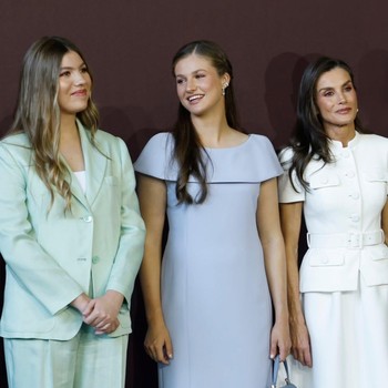 Ratu Letizia, Putri Leonor, dan Infanta Sofia Tampil Rapi dan Sopan saat Bertemu Paus Leo XIV