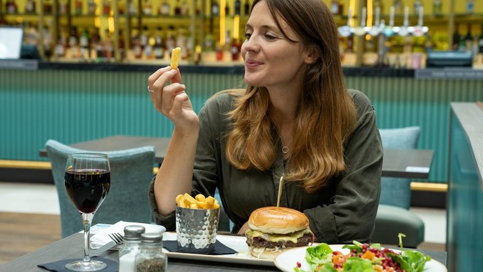 Food Noise Jadi Tantangan Orang Diet, Apa Itu?