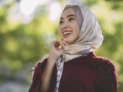5 Rekomendasi Pashmina Viscose yang Bagus, Adem, dan Nyaman Dipakai Seharian