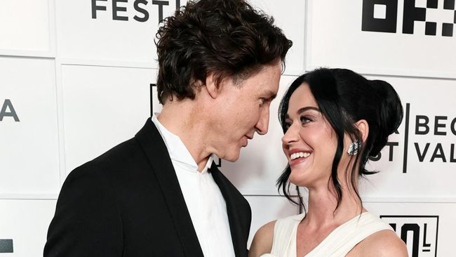 Katy Perry dan Justin Trudeau.  (Photo by Theo Wargo / GETTY IMAGES NORTH AMERICA / Getty Images via AFP)