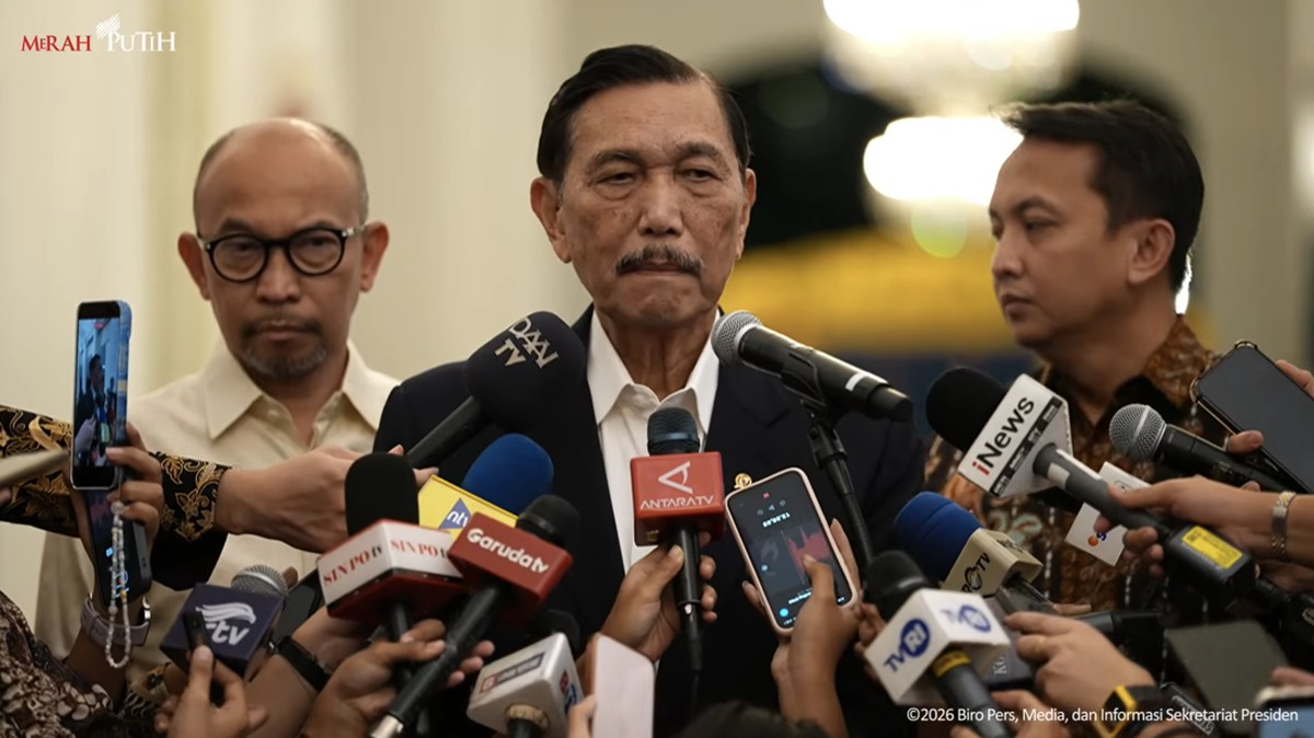 Luhut Bilang Bansos RI Bakal Full Tunai, Bisa Capai Rp5,4 Juta/Orang