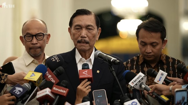 Presiden Prabowo memanggil Ketua Dewan Ekonomi Nasional Luhut Pandjaitan dan jajarannya untuk membahas perkembangan ekonomi nasional.