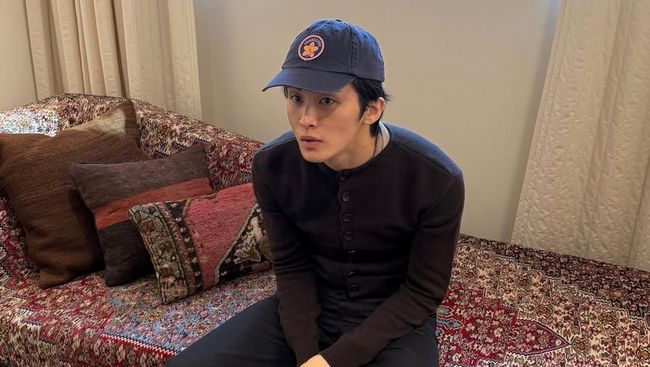8 Potret Terbaru Mark Lee, Obati Rindu Fans Usai Tinggalkan NCT dan SM Entertainment