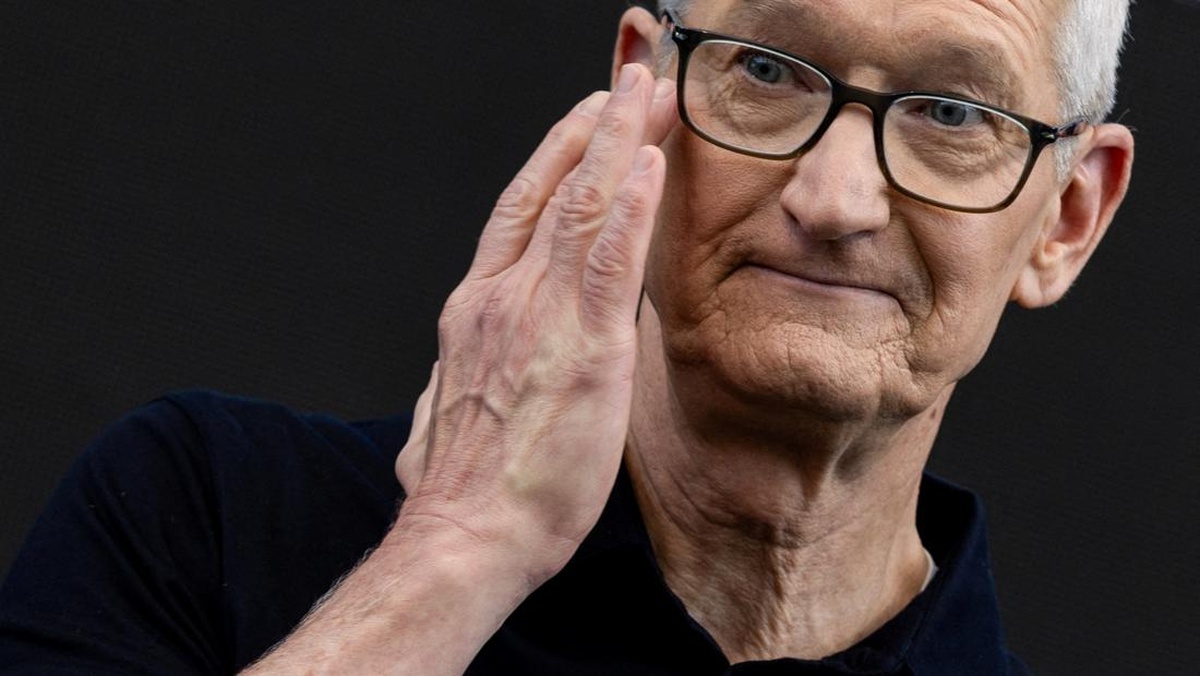 Tim Cook Mundur dari CEO Apple, John Ternus Jadi Penerus