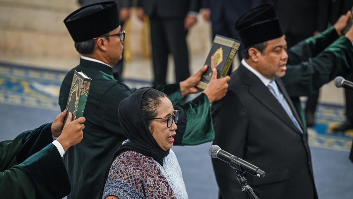FOTO: Vonis Kasus Penyiraman Air Keras Hingga Aksi Mahasiswa