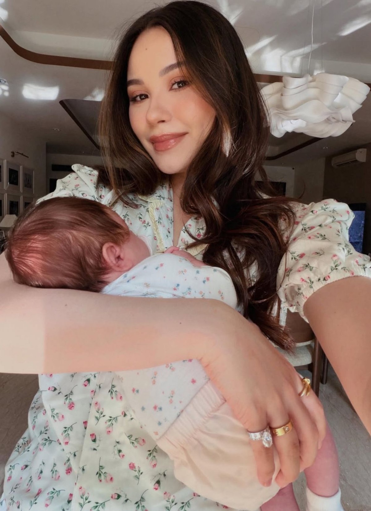 Potret Terbaru Alyssa Daguise Pakai Baju Matching dengan Baby Soleil