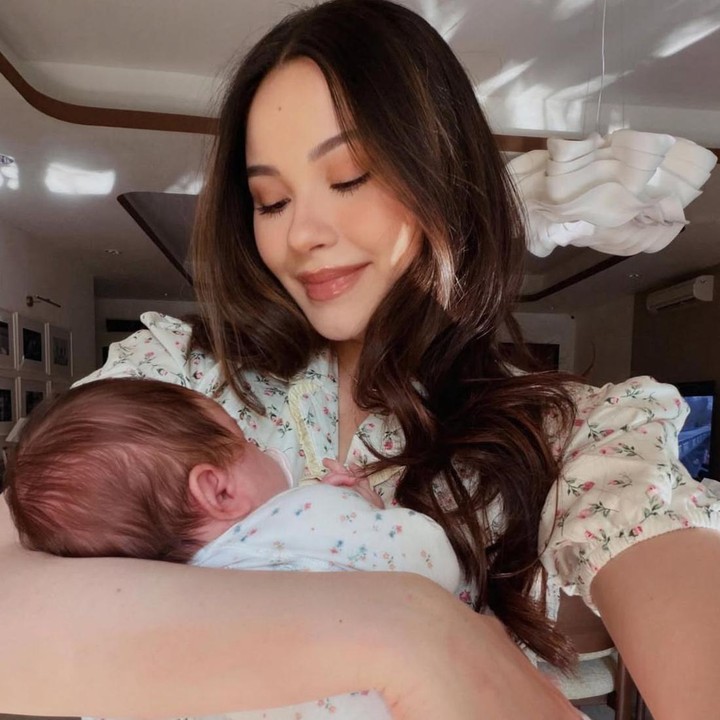 <p>"Serasi banget sama Soleil cantikku. Selamat hari Minggu!" tulis Alyssa, dikutip dari akun Instagram <em>@alyssadaguise</em>. (Foto: Instagram @alyssadaguise)</p>