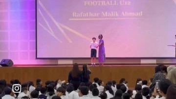 Raffi Ahmad dan Nagita Bangga, Rafathar Terima Piagam Penghargaan dari Sekolah