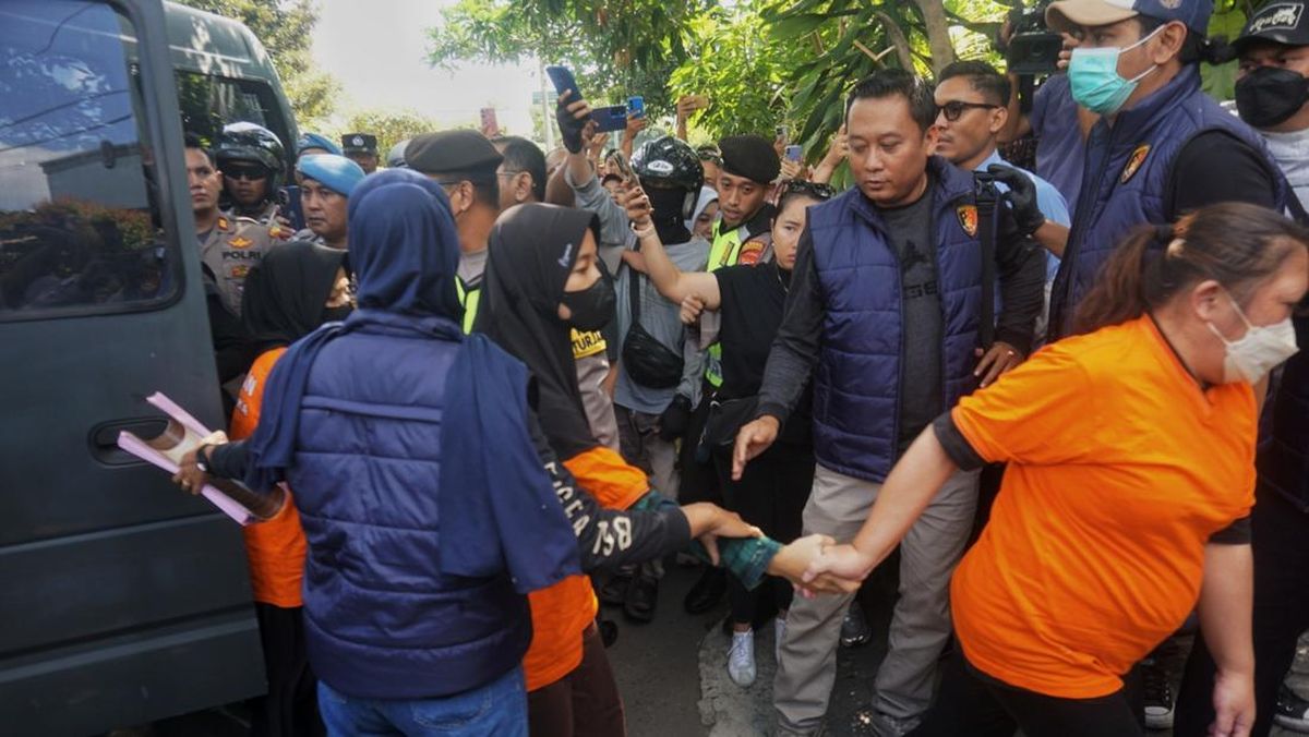 Para Orang tua Korban Daycare Aresha Datangi Rekonstruksi Tersangka
