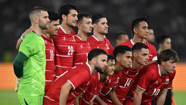 Timnas Indonesia berfoto bersama sebelum melawan Timnas Mozambik dalam laga FIFA Matchday di Stadion Utama Gelora Bung Karno (SUGBK), Senayan, Jakarta, Selasa (9/6/2026). ANTARA FOTO/M Risyal Hidayat/sgd/nym.