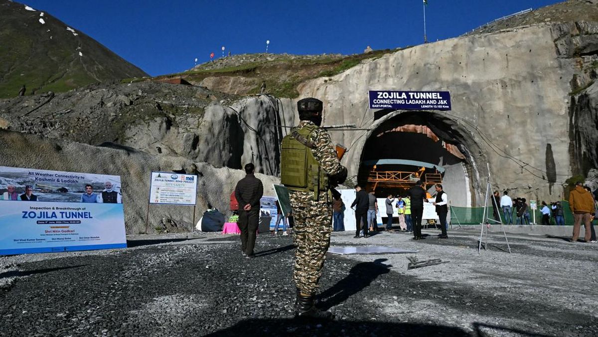 India Gali Jalur Terowongan 13 Km Tembus Himalaya Dekat China