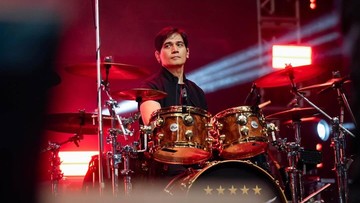 Highlight Dunia Hiburan InsertLive : Ini Alasan Tyo Nugros Dicekal ke Luar Negeri