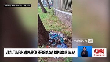 VIDEO: Viral Tumpukan Paspor Berserakan di Pinggir Jalan