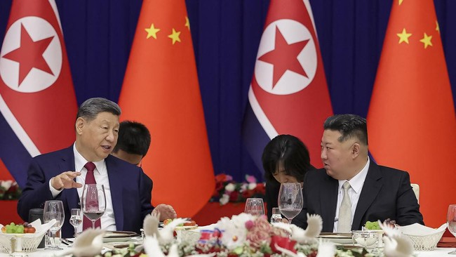 Chinese President Xi Jinping attends a banquet hosted by North Korean leader Kim Jong Un, during his state visit, in Pyongyang, North Korea, June 8, 2026, in this picture released by North Korea's official Korean Central News Agency.   KCNA via REUTE