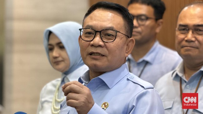 Kepala Staf Kepresidenan RI Jenderal Purn Dudung Abdurachman buka suara soal kericuhan saat peringatan Hari Damai Aceh ke-21 beberapa waktu lalu.
