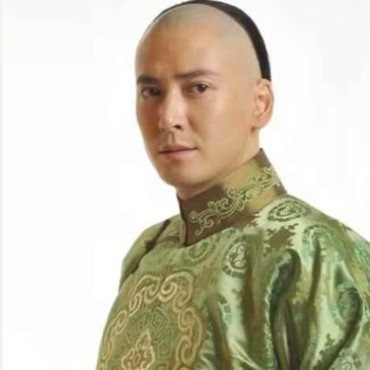 Sosok Aktor China Han Dong yang Viral gegara Curhat Sepi Job