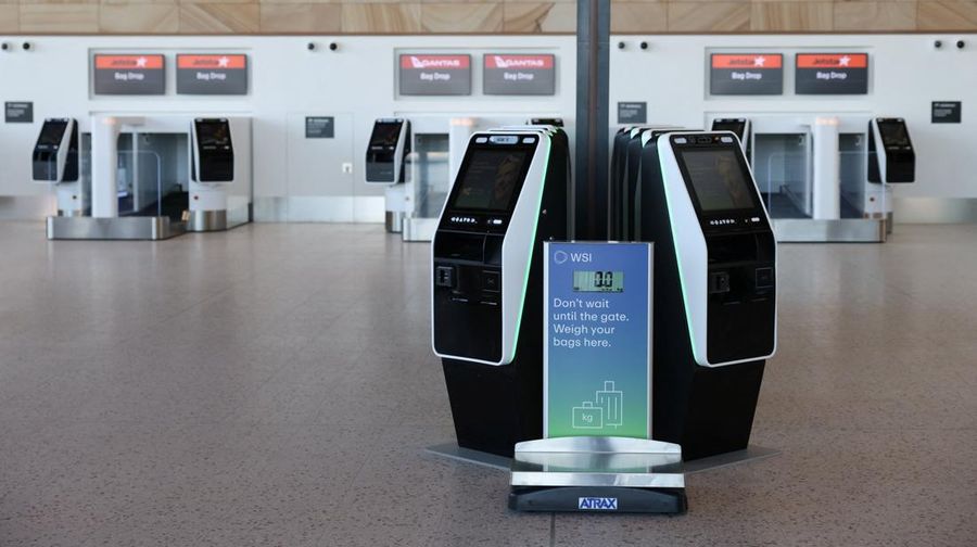 Kios jasa berdikari untuk check-in dan penyerahan bagasi di Bandara Internasional Western Sydney, setelah Qantas Airways dan Jetstar mengumumkan bakal meluncurkan jasa penumpang komersial dari airport tersebut setelah pembukaannya pada 25 Oktober, di Luddenham, Western Sydney, Australia, 10 Juni 2026.