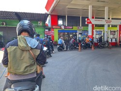 Keluh Kesah Warga Bandung Saat Harga Pertamax Tembus Rp 16.250